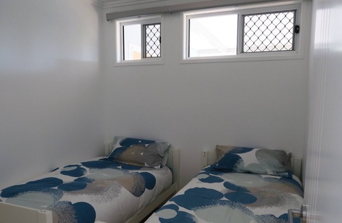 Wynnum Apartment | Entire Floor @ St Cath's Cottage, Wynnum by the Bay