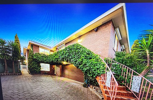 Keilor Downs Apartment | Entire Private unit - 13 minutes to airport