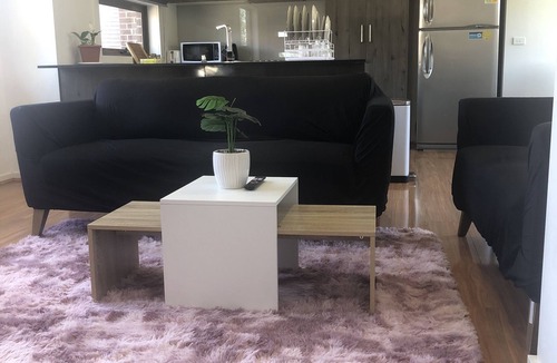 Broadmeadows House | Entire two bedroom Beautiful Townhouse