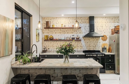 Beechmont Cabin | Escape to a Mountain Retreat in Beechmont, Australia