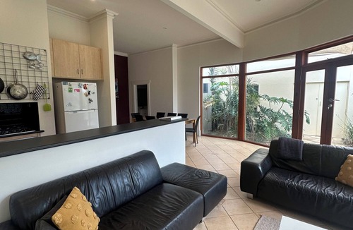 Semaphore House | Esplanade Beach House with beautiful sea views