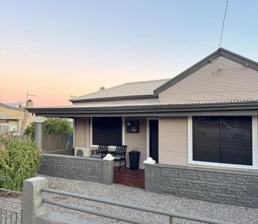 Broken Hill House | Eucalyptus Cottage