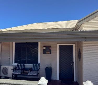 Broken Hill House | Eucalyptus Cottage