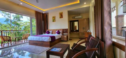 Kunchithanny Hotel | Evaara Resorts