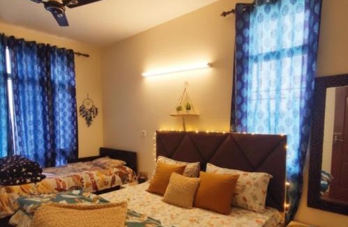 Landran Bed & Breakfast | Exclusive Floor on Manali Expressway for Family