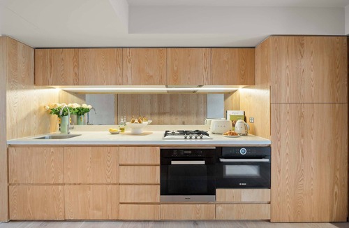 Bondi Beach Apartment | Exclusive Pacific Building Apt with Ocean Views