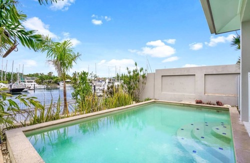 Trinity Park Villa | Exclusive Waterfront Luxury | Private Pool | Marina Views - The Anchorage