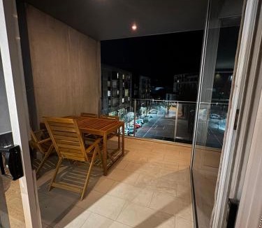 Capital Hill Apartment | Executive 2B2B Luxury Apartment Barton- 7-10 min walk to PH, M-Oval & Lake BG