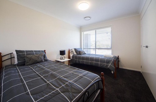 Bundamba House | Executive Home Accommodation 34