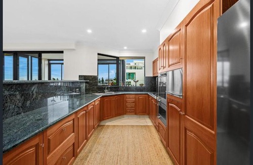 Wollongong Apartment | Executive Penthouse Apartment