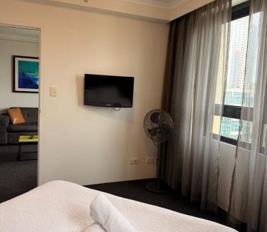 Parramatta Apartment | Executive Suite in Parramatta CBD - Free Parking