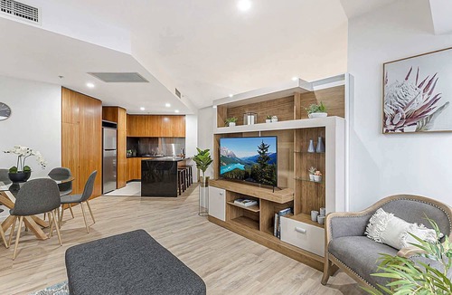 Southbank Apartment | Executive Unit with Pool and Gym near Riverfront