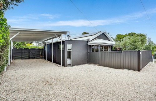 Goolwa House | Experience a Cozy 3 Bed Fishermans Cottage- Goolwa Waterfront - Pet Friendly