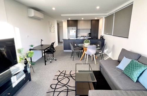 Phillip Apartment | Fab in Phillip - 2bd 2bth Apt