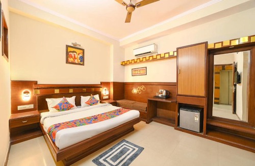 Malviya Nagar Hotel | FabHotel Aayansh