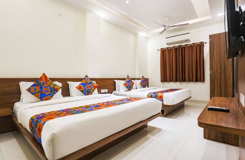 Rau Hotel | FabHotel Balaji Paradise - ALLEN Career Institute