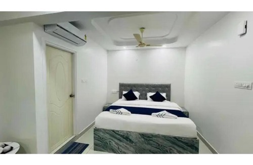 Whitefield Hotel | FabHotel Blue Birds