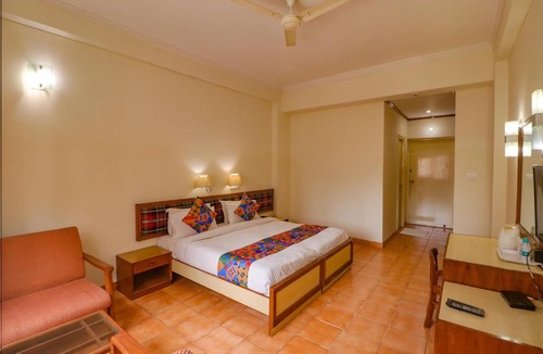 Taj Ganj Hotel | FabHotel Crystal Kant