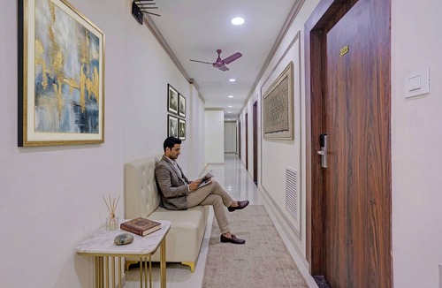 Bandra West Hotel | Fabhotel Elegance Inn