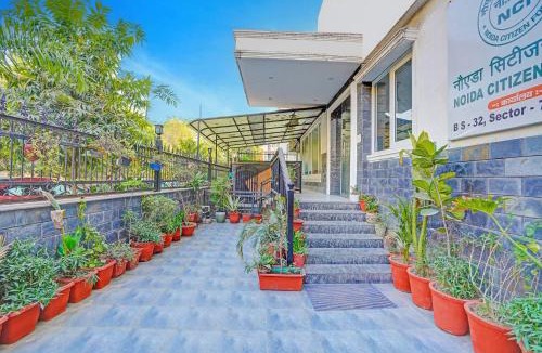 Sector 70 Hotel | FabHotel HM Residency