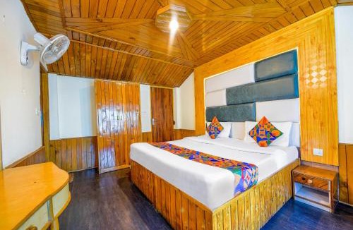Manali Villa | FabHotel Mountain View Cottage
