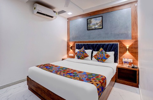 Bandra West Hotel | Fabhotel Nm