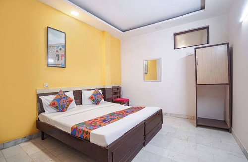 Defence Colony Hotel | Fabhotel Richa Palace