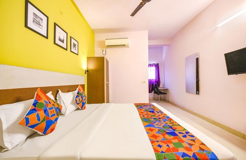 New Delhi Hotel | FabHotel Royal Discovery