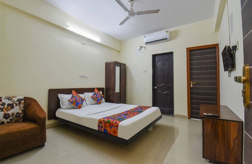 Phase 1 Hotel | FabHotel Shri Krishna