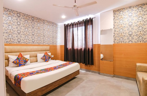 Jasola Hotel | Fabhotel Ssensse