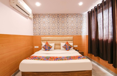 Jasola Hotel | Fabhotel Ssensse