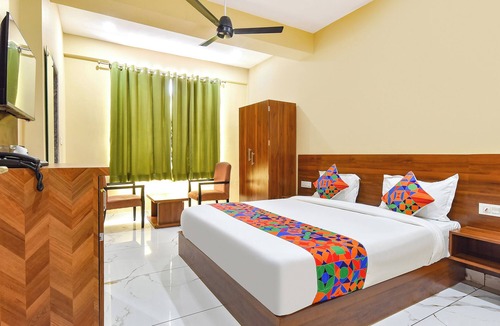 Vaishali Nagar Hotel | Fabhotel The Castle