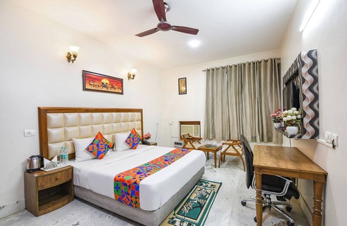 DLF City Hotel | FabHotel The Lalit Vibes - Nr. DLF Phase 2 & MG Road Metro