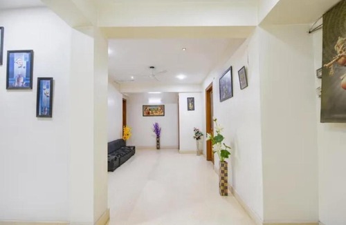 DLF City Hotel | FabHotel The Lalit Vibes - Nr DLF Phase 2 & MG Road Metro