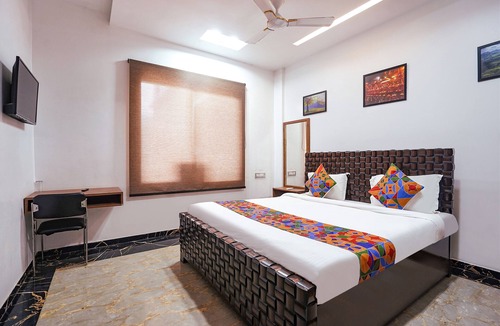 Mahmoorganj Hotel | FabHotel VILLA DE BENARES