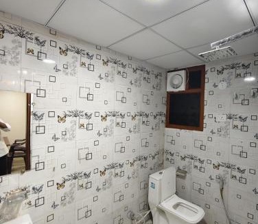 Noida Hotel | FabHotel Yatri Inn