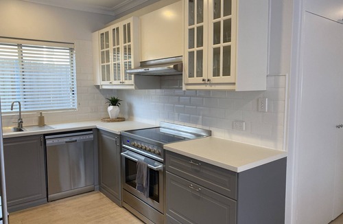 Collaroy Plateau House | Family Friendly Collaroy 4Br Lower Level Self Contained Home Close to Beach