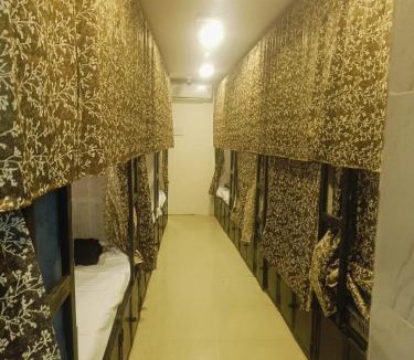 Mumbai Hotel | Farhan DORMITORY