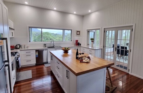 Doon Doon House | Farm stay Doon Doon - private, relaxed with breathtaking views