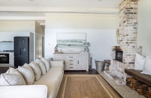 Saddleback Mountain Cottage | Farm Stay Kiama | 3 Bed Retreat | Fireplace & Bath
