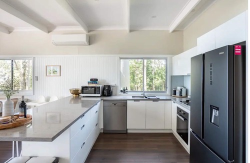 Saddleback Mountain Cottage | Farm Stay Kiama | 3 Bed Retreat | Fireplace & Bath