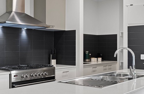 North Wonthaggi House | Fault Getaway - Linen Included