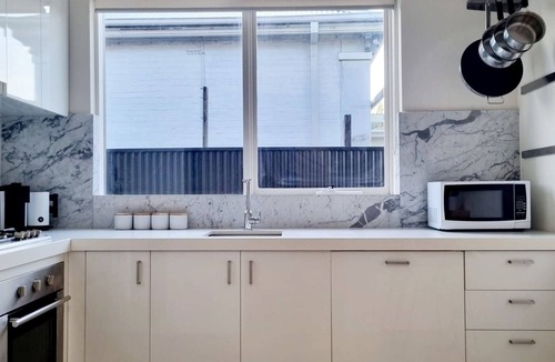 Balaclava Apartment | Feeling Connected - Balaclava