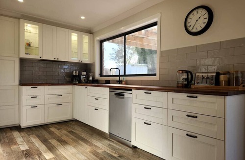 Clarence House | Fettlers Lodge - zigzag railway, peaceful, acreage, pet friendly