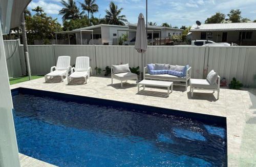 Horseshoe Bay Apartment | Flip flops