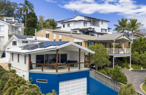 Forresters Beach House | For - Resters