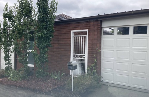 Camberwell Villa | Fountain Villa - Light filled villa in leafy Camberwell