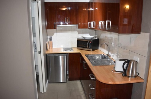 Hotham Heights House | Fountains 16