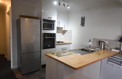 Hotham Heights House | Fountains 18