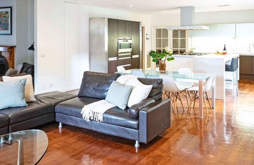 Echuca House | Francis Retreat - Echuca Holiday Homes